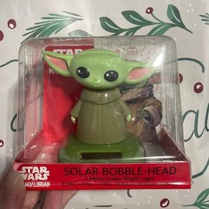 Solar bobble head